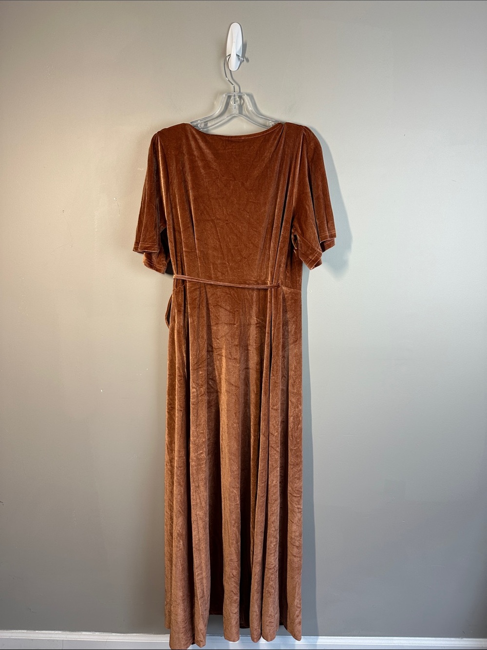 NWT Baltic Born Meghan Short Sleeve Velvet Wrap Maxi Dress Size XL - Picture 6 of 15
